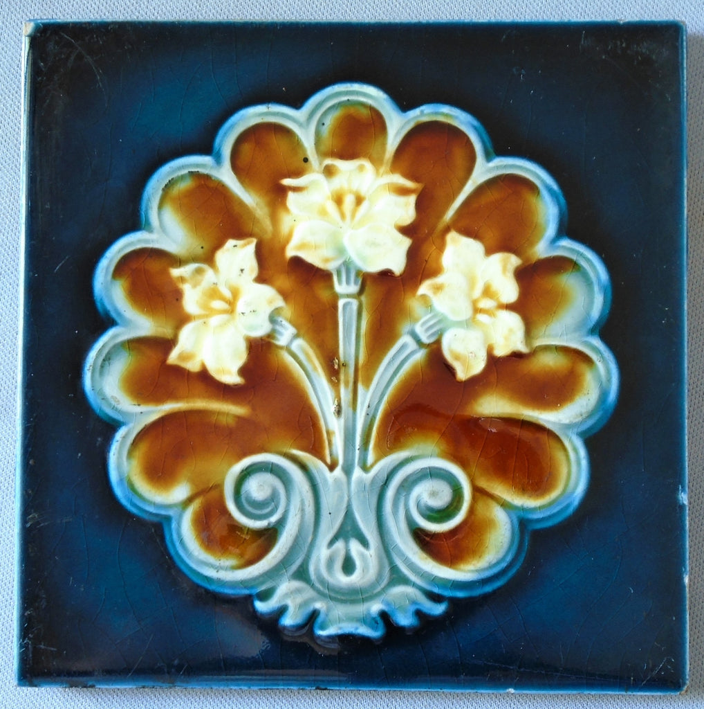 Gothic Revival Lily Tile by H. Richards Bungalow Bill Antique Tile
