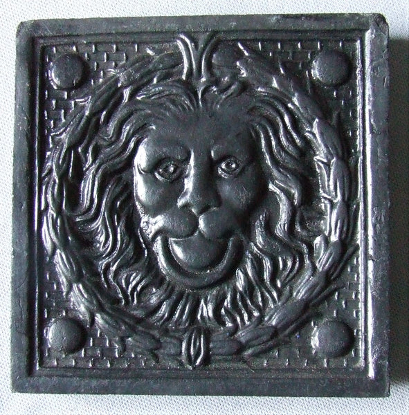 Antique Lion Tile ESCOYEZ LOUIS À TERTRE ET À HAUTRAGE